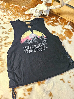 Wrangler The West Is Calling Graphic Muscle Tee Black Side Lace Tank Top S